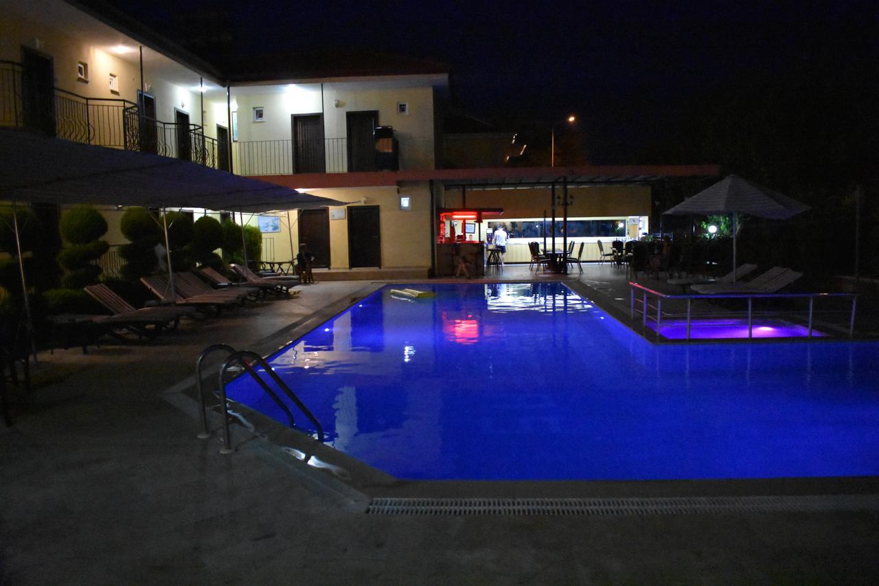Las Palmeras Hotel Çamyuva Extérieur photo