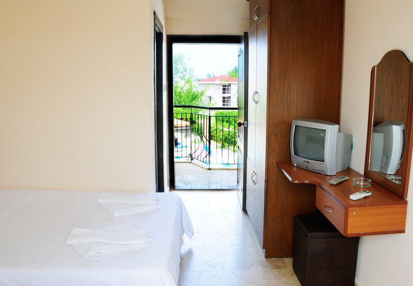 Las Palmeras Hotel Çamyuva Extérieur photo