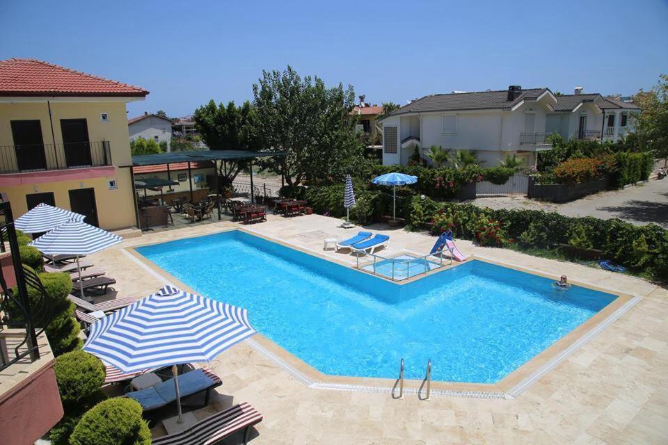 Las Palmeras Hotel Çamyuva Extérieur photo